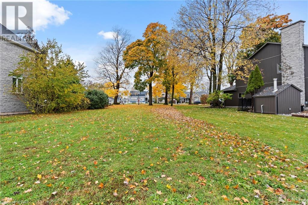 695 Lakeshore Road, Fort Erie, Ontario  L2A 1B8 - Photo 11 - 40515465