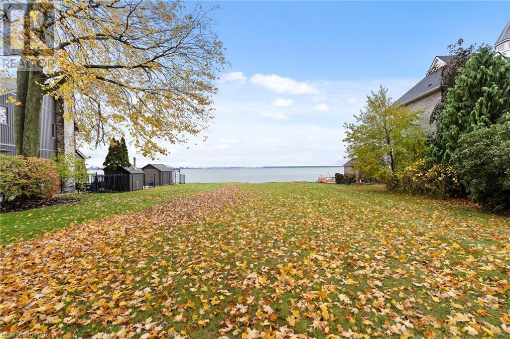 695 Lakeshore Road, Fort Erie, Ontario  L2A 1B8 - Photo 3 - 40515465