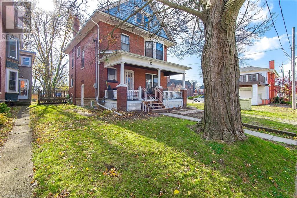 135 Young Street, Welland, Ontario  L3B 4C7 - Photo 2 - 40513520