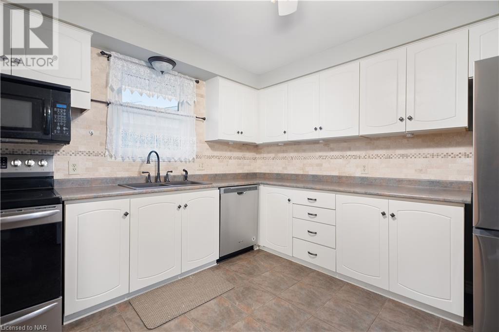 57 Harcove Street, St. Catharines, Ontario  L2N 6L9 - Photo 12 - 40514232