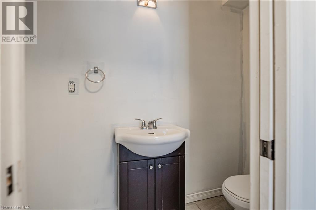 1372 Haist Street, Fonthill, Ontario  L0S 1M0 - Photo 14 - 40515571