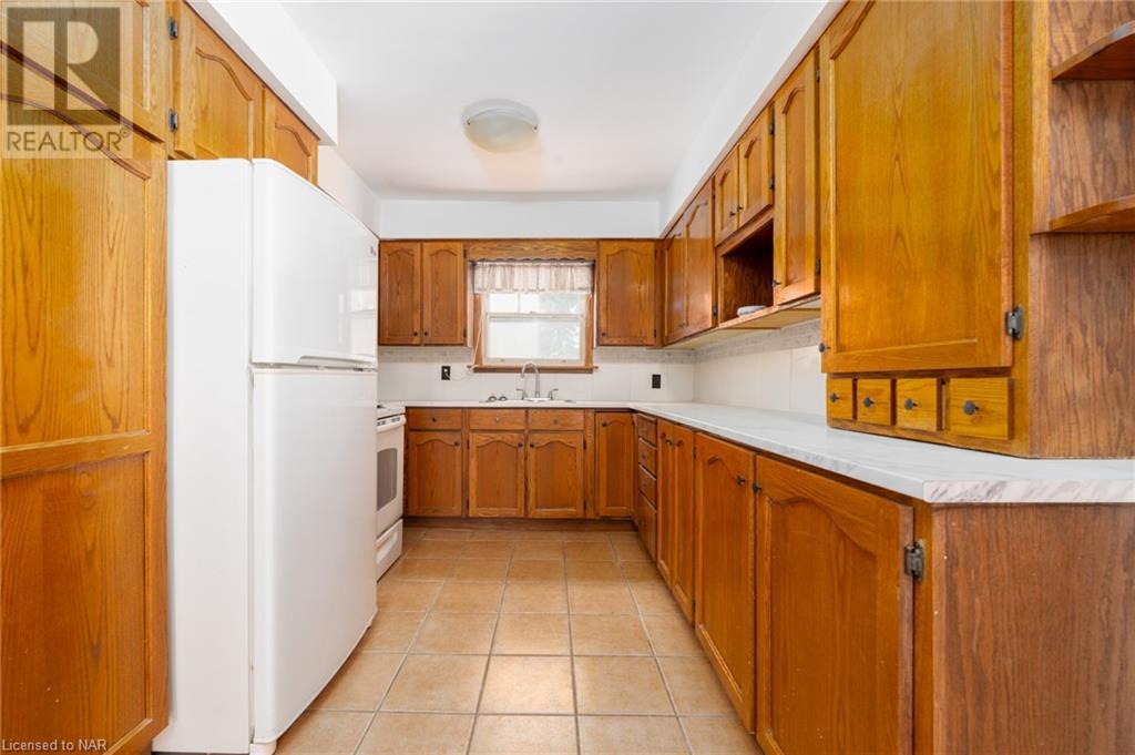 4551 Ferguson Street, Niagara Falls, Ontario  L2E 2Y7 - Photo 9 - 40515252