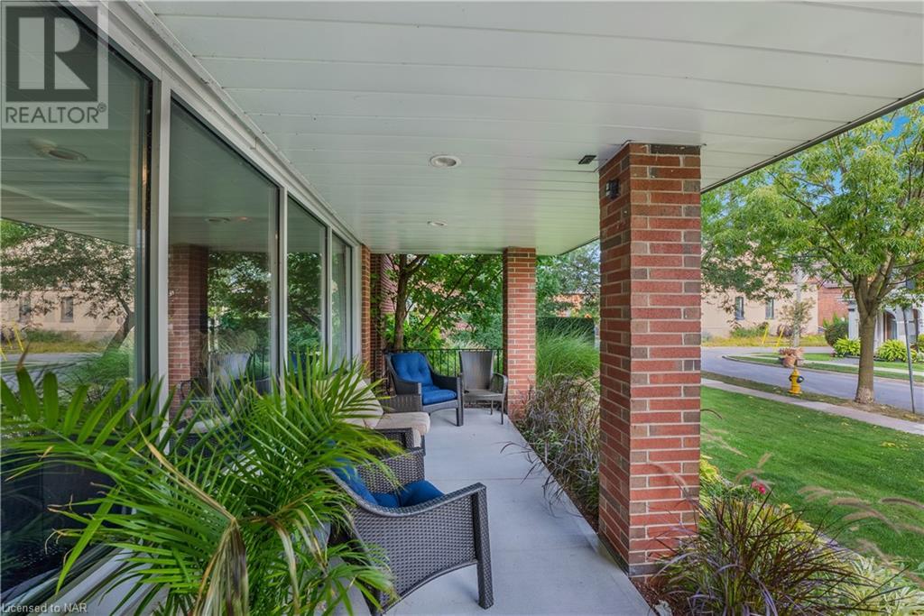 14 Norris Place Unit# 301, St. Catharines, Ontario  L2R 2W8 - Photo 3 - 40515391