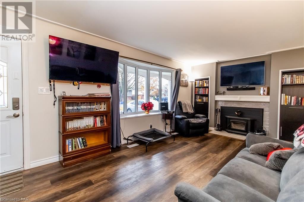 23 Claremount Circle, Welland, Ontario  L3C 2P4 - Photo 4 - 40516111