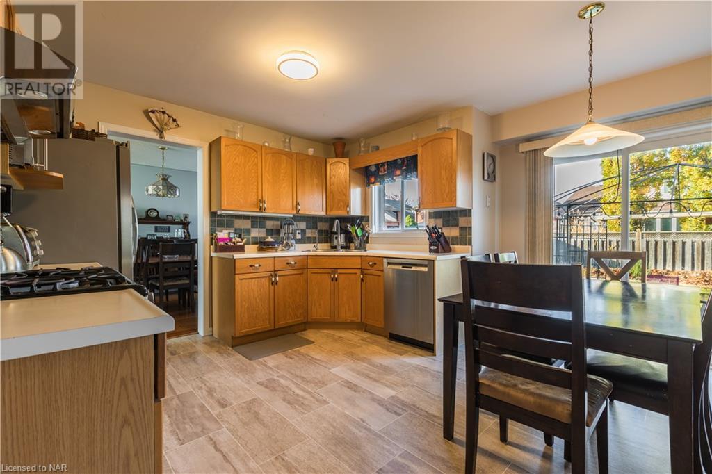 27 Farris Avenue, St. Catharines, Ontario  L2S 3W7 - Photo 11 - 40516268