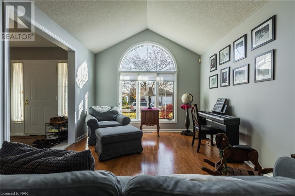 27 Farris Avenue, St. Catharines, Ontario  L2S 3W7 - Photo 8 - 40516268