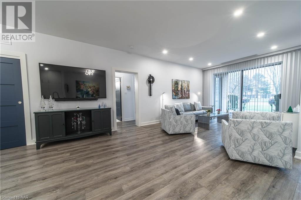 8111 Forest Glen Drive Unit# 109, Niagara Falls, Ontario  L2H 2Y7 - Photo 5 - 40515200