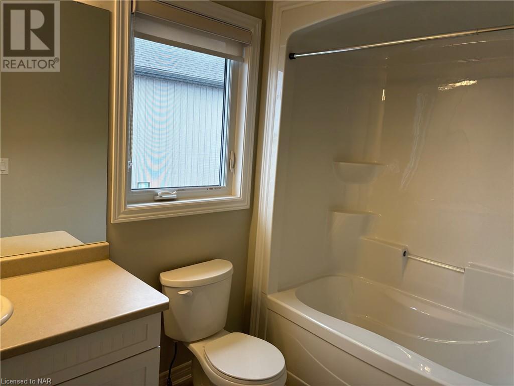 31 Barker Parkway, Thorold, Ontario  L2V 0B7 - Photo 10 - 40513403
