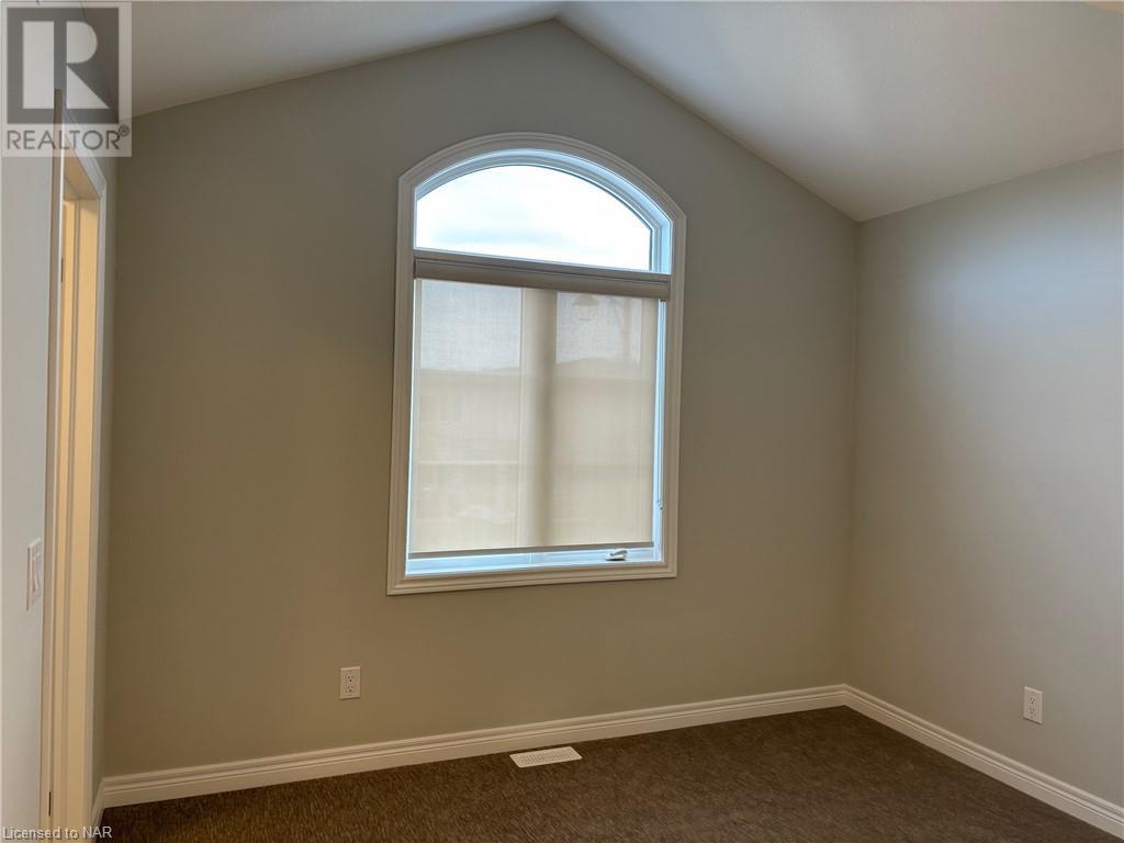 31 Barker Parkway, Thorold, Ontario  L2V 0B7 - Photo 11 - 40513403
