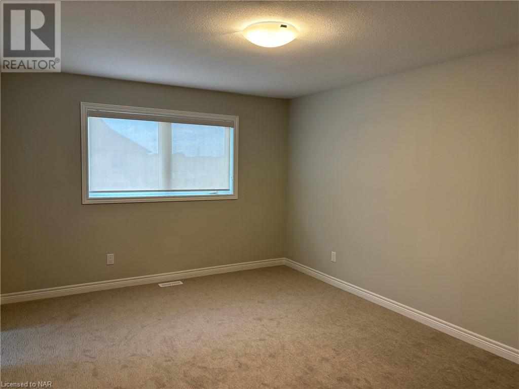 31 Barker Parkway, Thorold, Ontario  L2V 0B7 - Photo 5 - 40513403