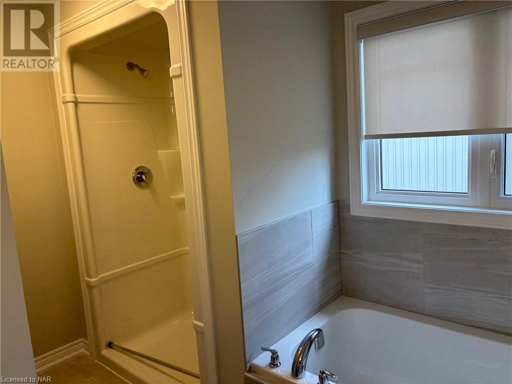31 Barker Parkway, Thorold, Ontario  L2V 0B7 - Photo 8 - 40513403