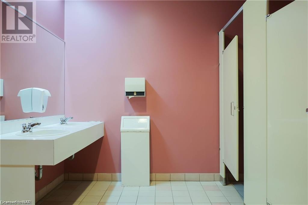 8111 Forest Glen Drive Unit# 214, Niagara Falls, Ontario  L2H 2Y7 - Photo 25 - 40506413