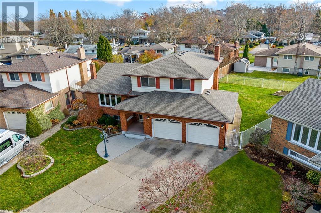 24 Amberwood Court, St. Catharines, Ontario  L2N 7E1 - Photo 4 - 40513516