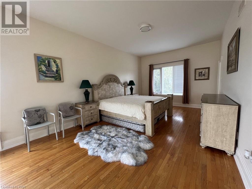 411 Kerman Avenue, Grimsby, Ontario  L3M 5C5 - Photo 37 - 40517012