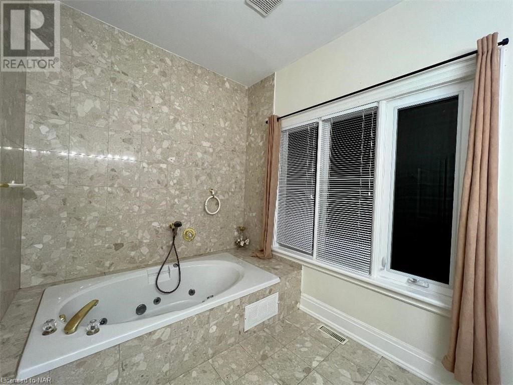 411 Kerman Avenue, Grimsby, Ontario  L3M 5C5 - Photo 41 - 40517012