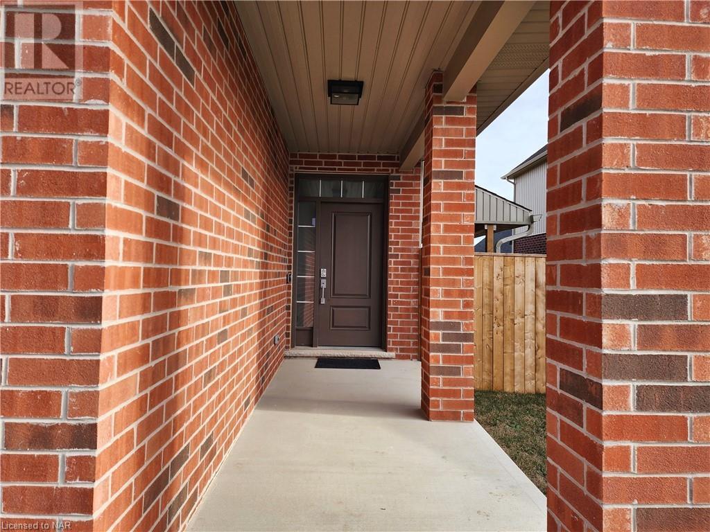 137 Susan Drive, Pelham, Ontario  L0S 1E6 - Photo 2 - 40516249