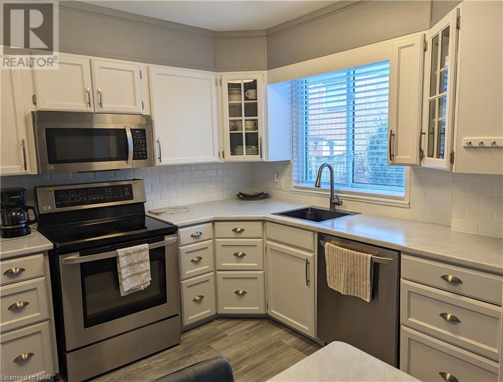 6476 Huggins Street Unit# 31, Niagara Falls, Ontario  L2J 1G9 - Photo 3 - 40517027