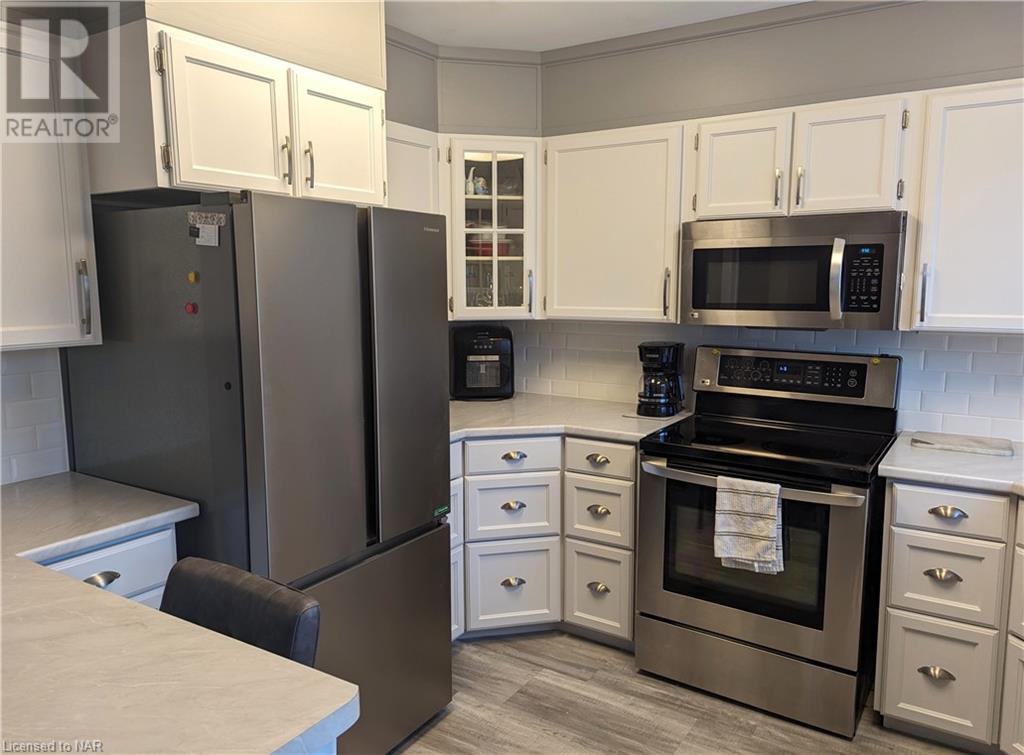 6476 Huggins Street Unit# 31, Niagara Falls, Ontario  L2J 1G9 - Photo 4 - 40517027