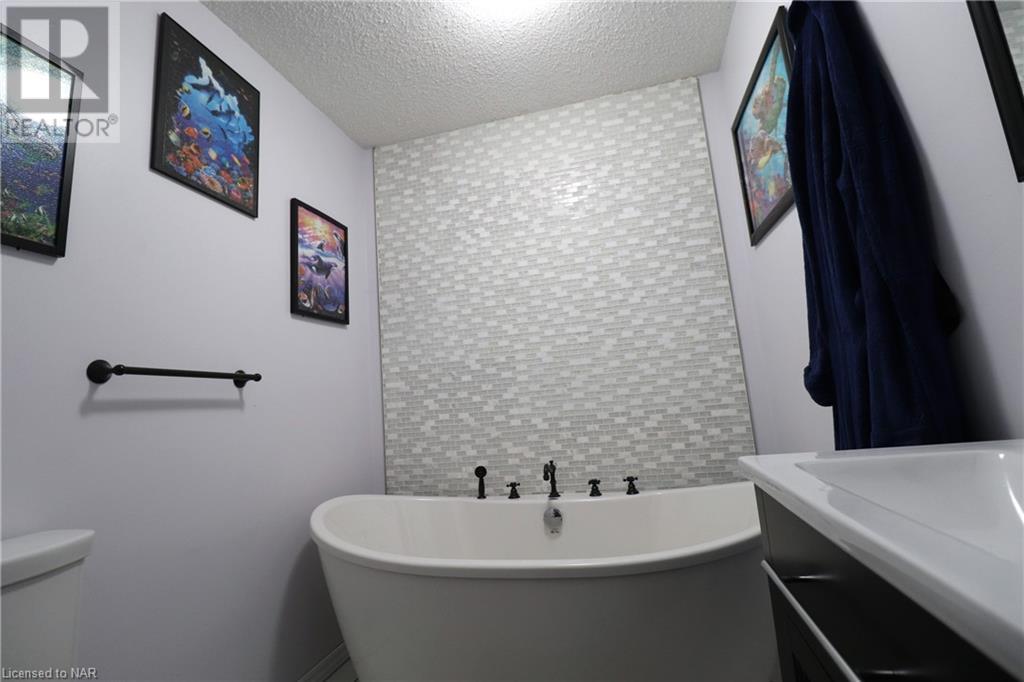 221 Beatrice Street, Welland, Ontario  L3B 2Z6 - Photo 13 - 40515792