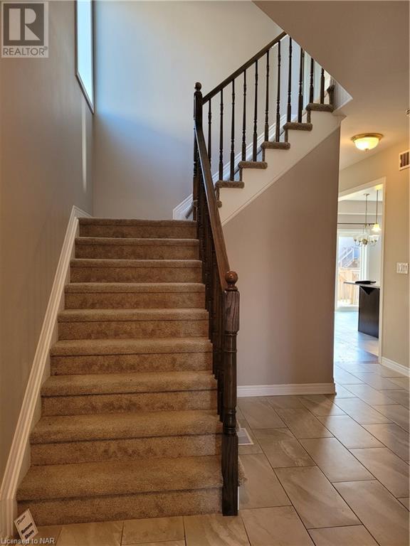 7770 Hanniwell Street, Niagara Falls, Ontario  L2G 4S3 - Photo 4 - 40517375