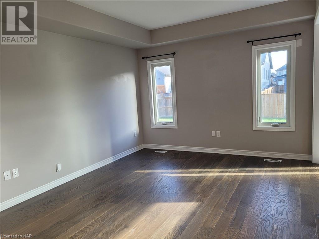 7770 Hanniwell Street, Niagara Falls, Ontario  L2G 4S3 - Photo 5 - 40517375