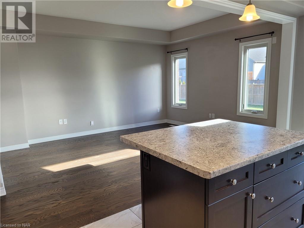 7770 Hanniwell Street, Niagara Falls, Ontario  L2G 4S3 - Photo 7 - 40517375