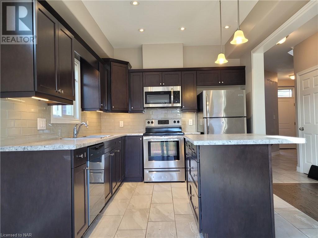 7770 Hanniwell Street, Niagara Falls, Ontario  L2G 4S3 - Photo 9 - 40517375