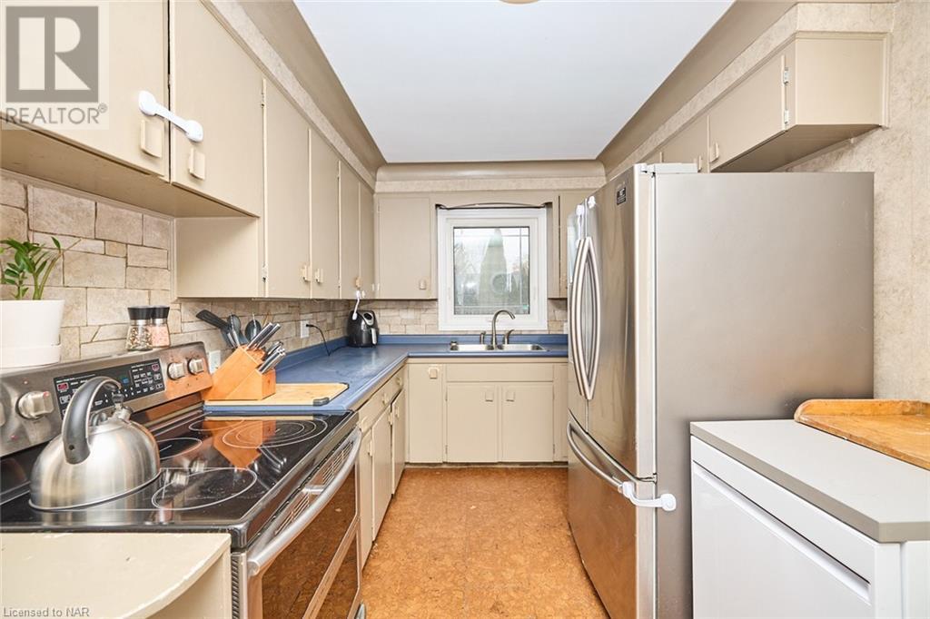 17 Spring Garden Boulevard, St. Catharines, Ontario  L2N 3P8 - Photo 10 - 40513965
