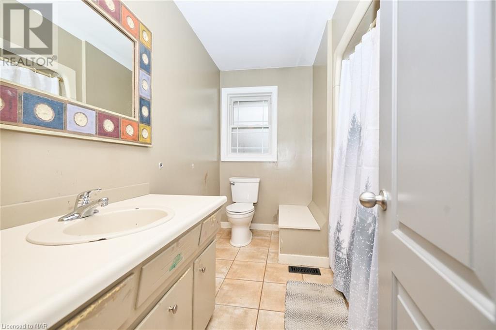 17 Spring Garden Boulevard, St. Catharines, Ontario  L2N 3P8 - Photo 11 - 40513965