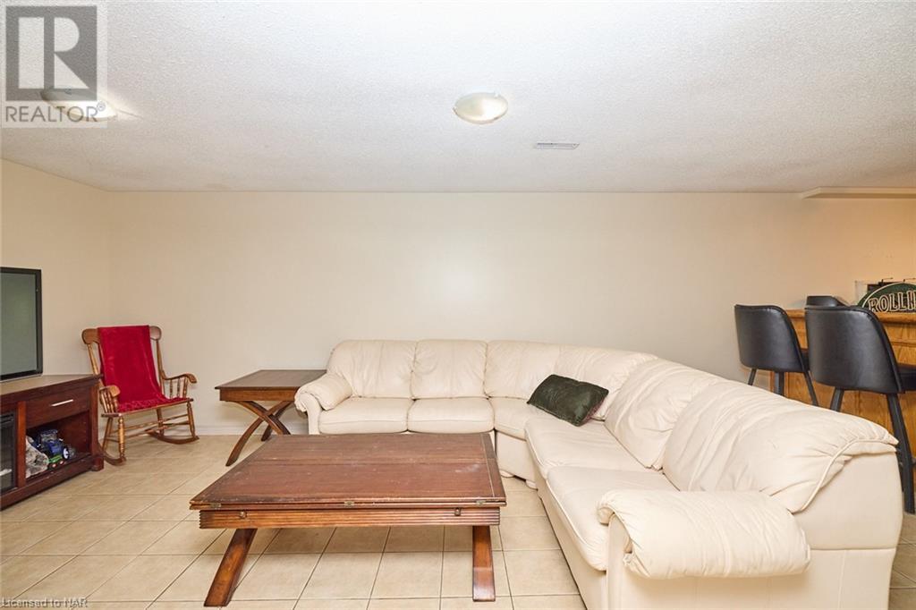 17 Spring Garden Boulevard, St. Catharines, Ontario  L2N 3P8 - Photo 18 - 40513965