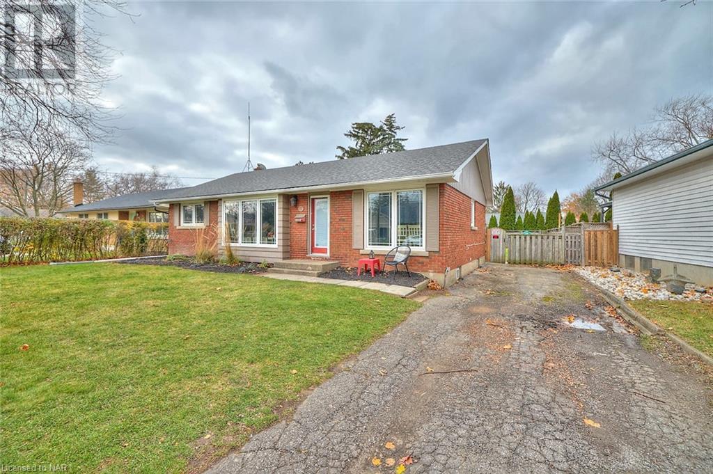 17 Spring Garden Boulevard, St. Catharines, Ontario  L2N 3P8 - Photo 2 - 40513965