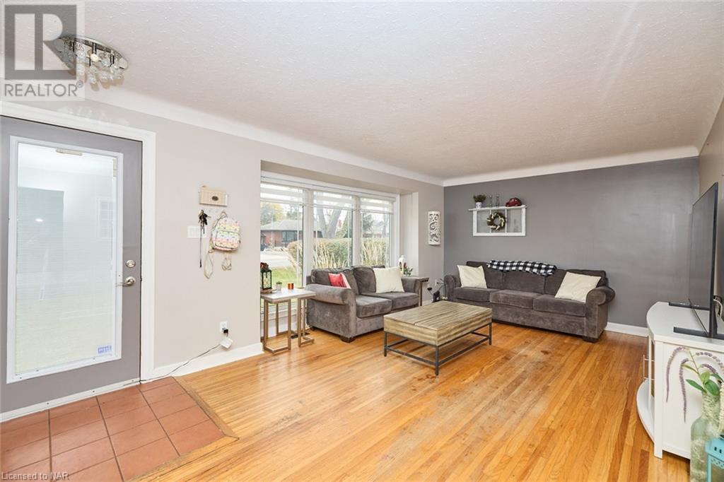 17 Spring Garden Boulevard, St. Catharines, Ontario  L2N 3P8 - Photo 7 - 40513965
