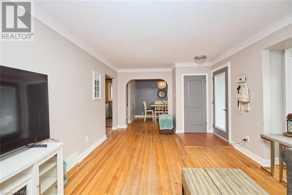 17 Spring Garden Boulevard, St. Catharines, Ontario  L2N 3P8 - Photo 8 - 40513965