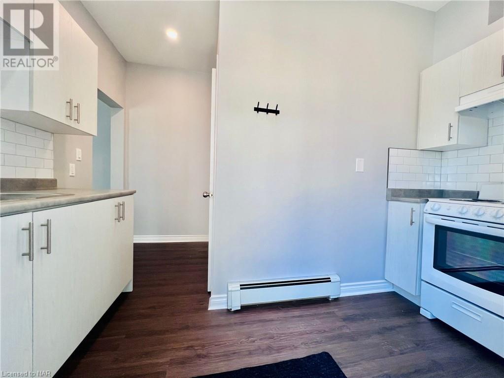 132 West Main Street, Welland, Ontario  L3C 5A2 - Photo 4 - 40515748