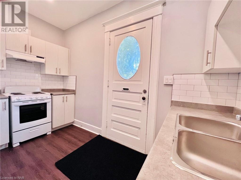 132 West Main Street, Welland, Ontario  L3C 5A2 - Photo 9 - 40515748