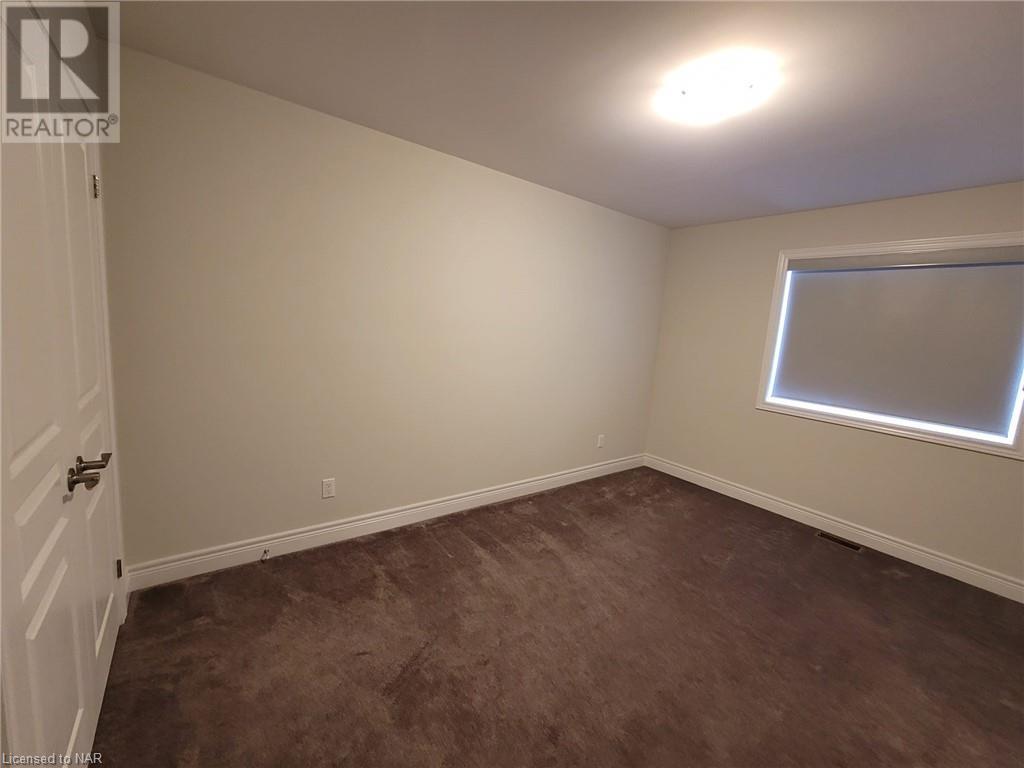 8 Manhattan Court, St. Catharines, Ontario  L2R 0B8 - Photo 15 - 40517187