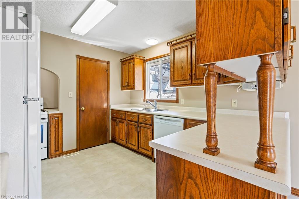 105 Fitch Street Unit# Upper Unit, Welland, Ontario  L3C 4V3 - Photo 8 - 40517696