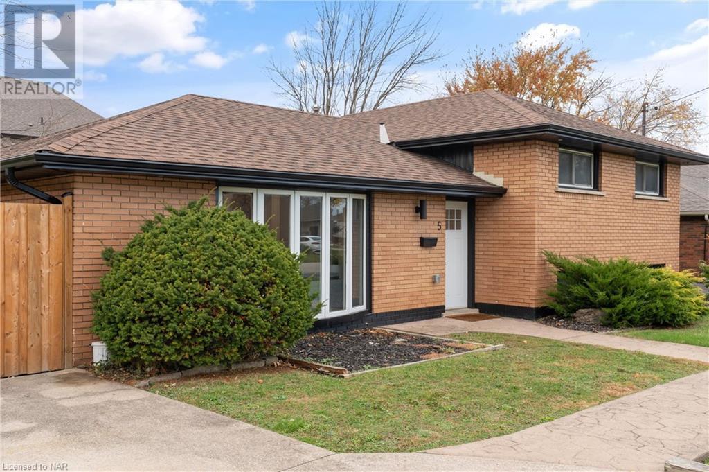 5 Douglas Avenue, Grimsby, Ontario  L3M 4E3 - Photo 2 - 40517507