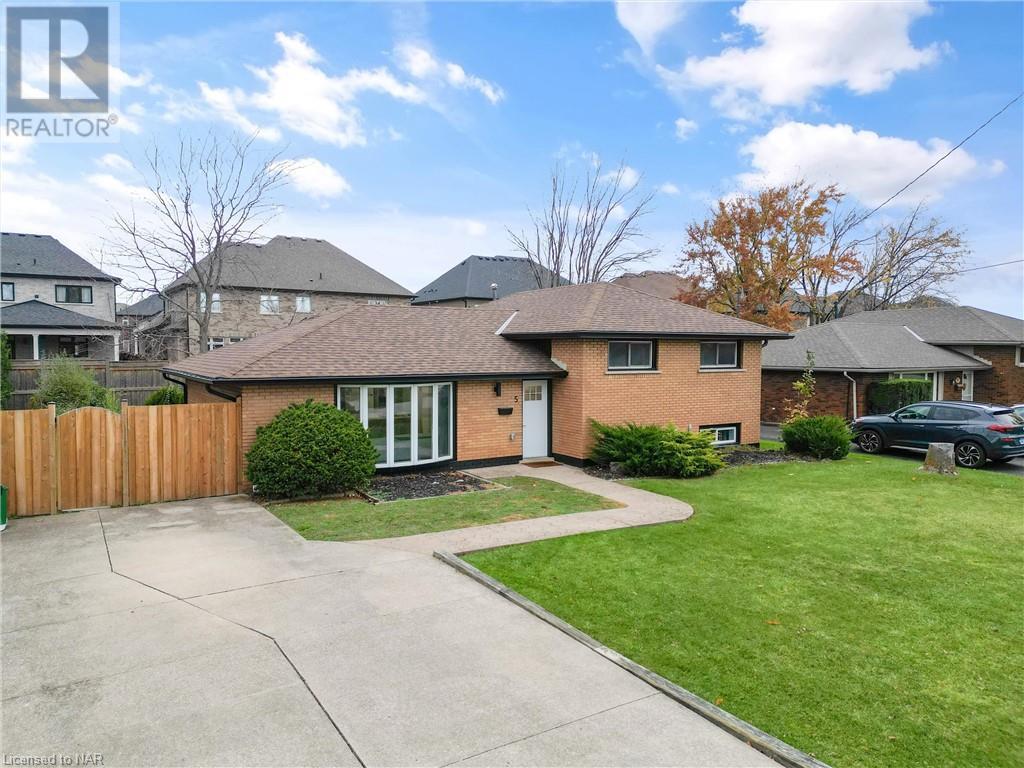 5 Douglas Avenue, Grimsby, Ontario  L3M 4E3 - Photo 3 - 40517507