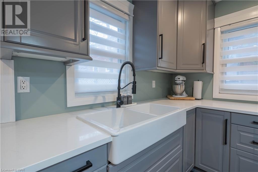 62 Elm Street, Port Colborne, Ontario  L3K 4N2 - Photo 12 - 40514864