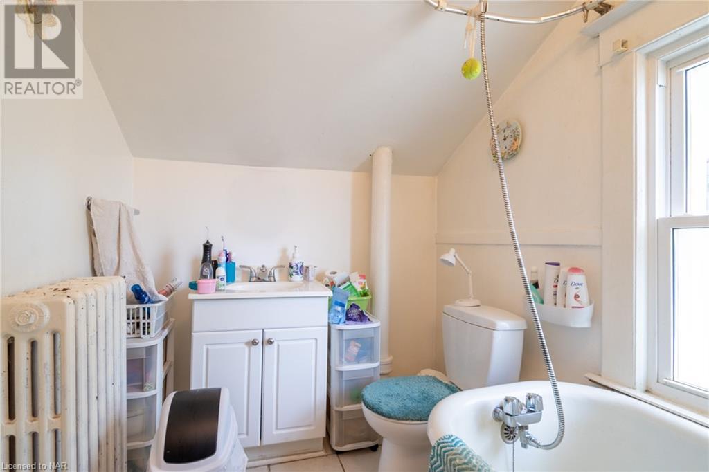 13 Woodland Avenue, St. Catharines, Ontario  L2R 5A1 - Photo 38 - 40518068