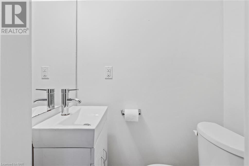 6087 Eaglewood Drive, Niagara Falls, Ontario  L2G 0A7 - Photo 8 - 40517916