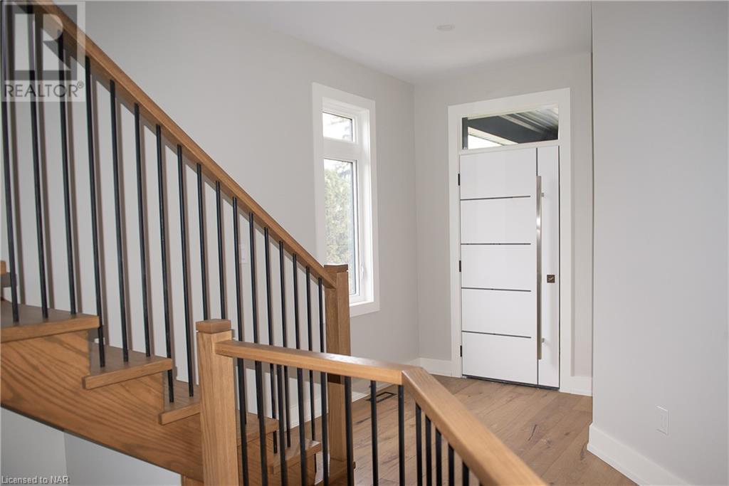 71 Lavinia Street, Fort Erie, Ontario  L2A 2C9 - Photo 3 - 40517920