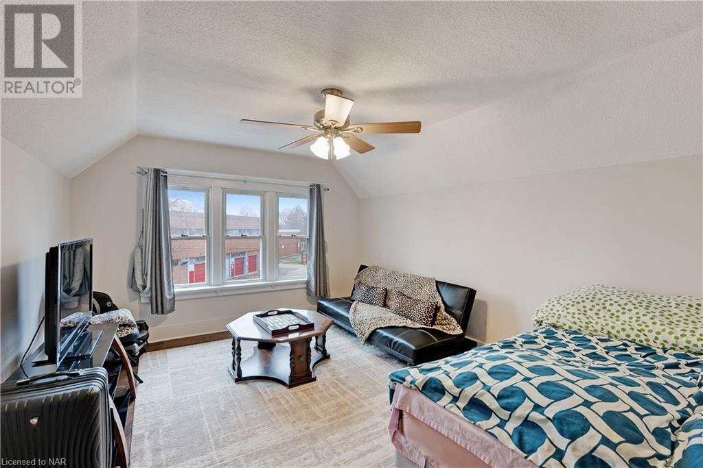 4705 Epworth Circle, Niagara Falls, Ontario  L2E 1C7 - Photo 3 - 40517987