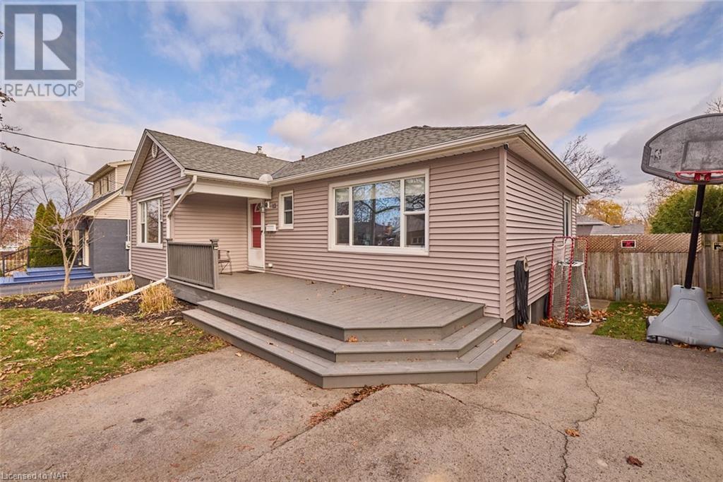 12 Perth Street, St. Catharines, Ontario  L2P 3C9 - Photo 3 - 40517145