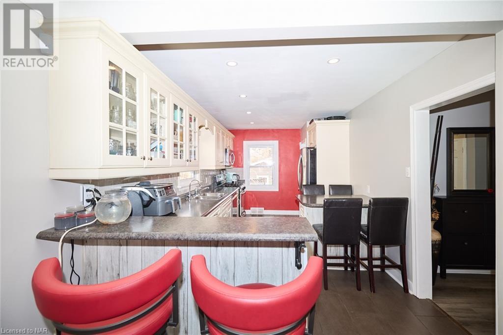 12 Perth Street, St. Catharines, Ontario  L2P 3C9 - Photo 7 - 40517145