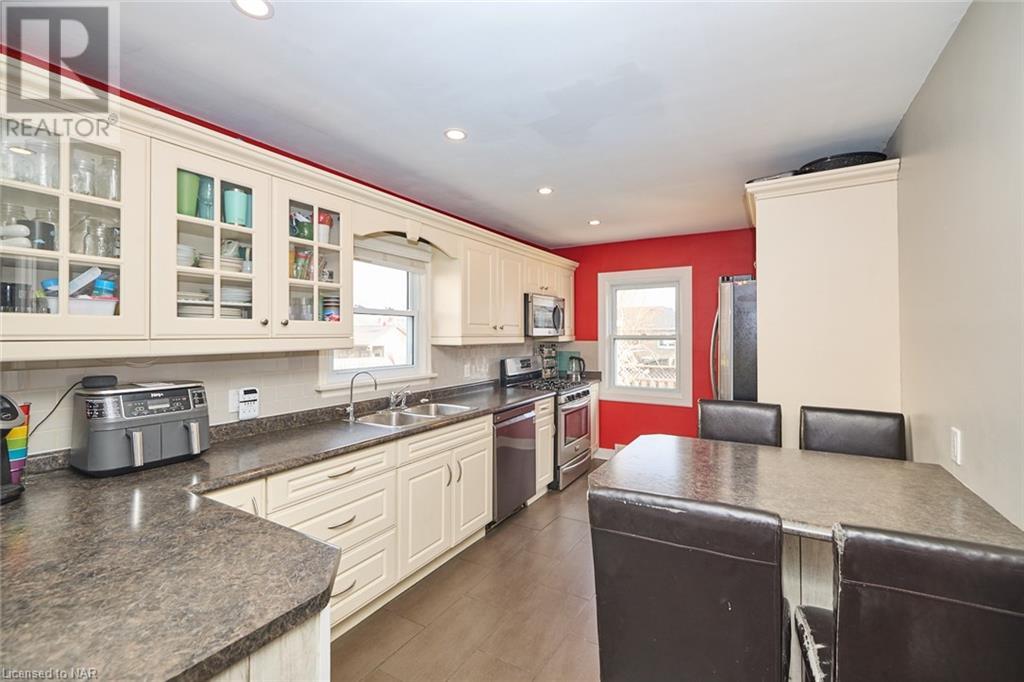 12 Perth Street, St. Catharines, Ontario  L2P 3C9 - Photo 8 - 40517145