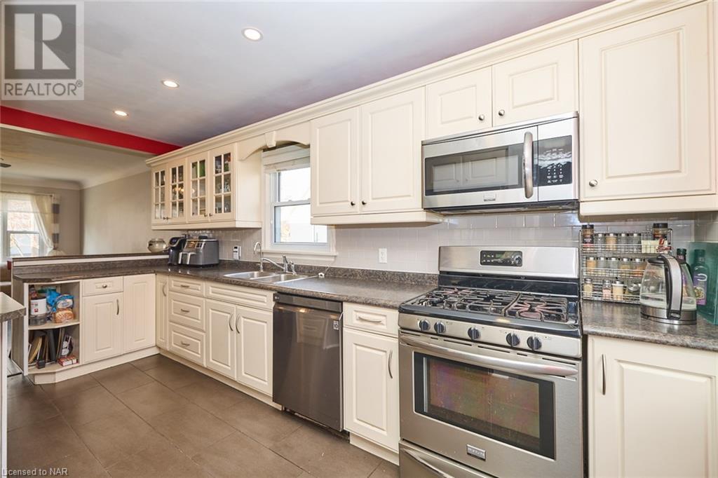 12 Perth Street, St. Catharines, Ontario  L2P 3C9 - Photo 9 - 40517145