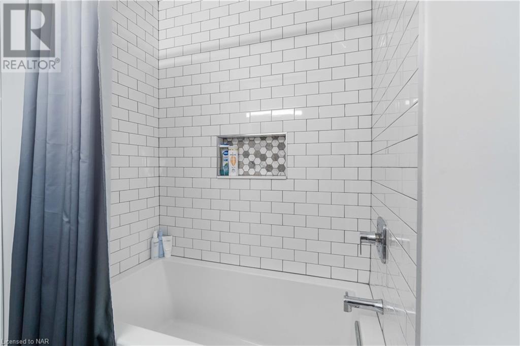 8699 Furlong Avenue, Niagara Falls, Ontario  L2G 6W9 - Photo 13 - 40518159