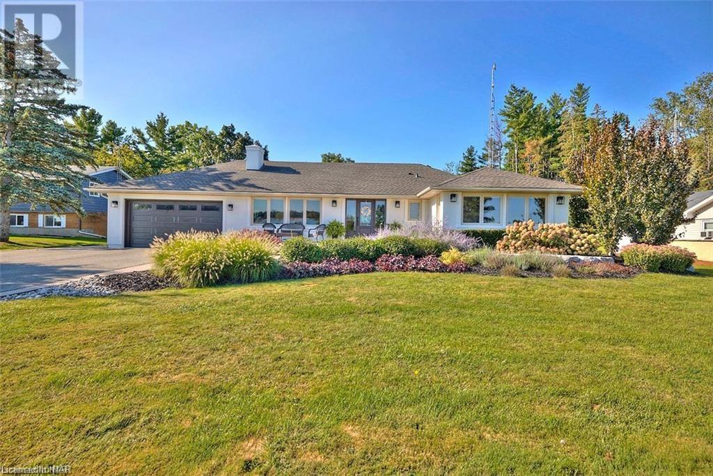 2129 Niagara Parkway, Fort Erie, Ontario  L2A 5M4 - Photo 2 - 40517457